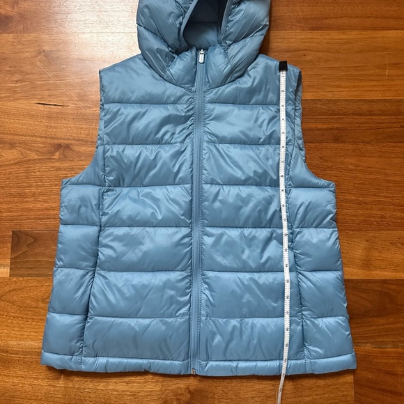 Athleta Aire Puffer Vest Size Small in Coastal Blue - Picture 16 of 16